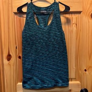 Green stretch workout shirt